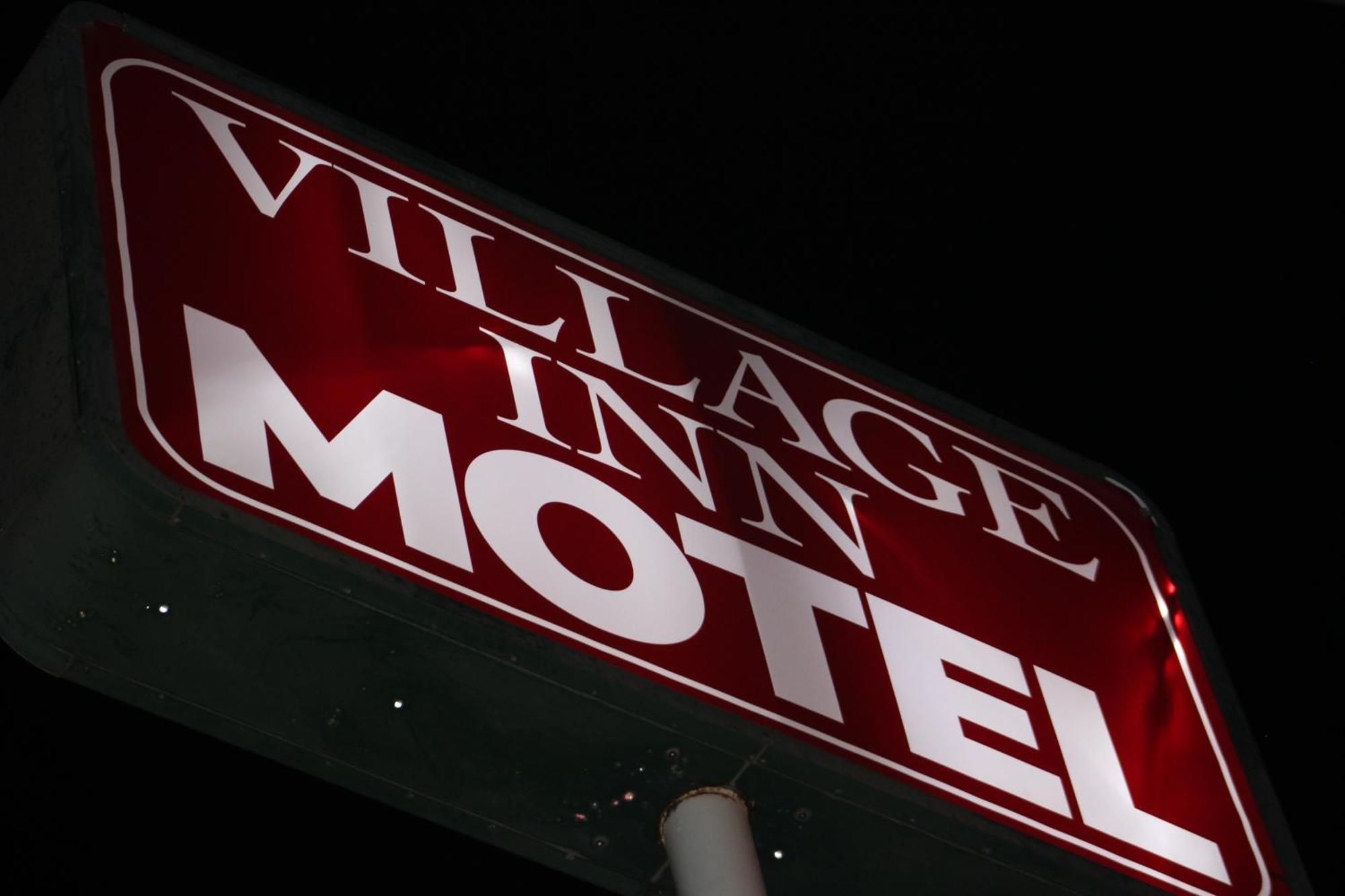 Village Inn Cotulla Exteriör bild