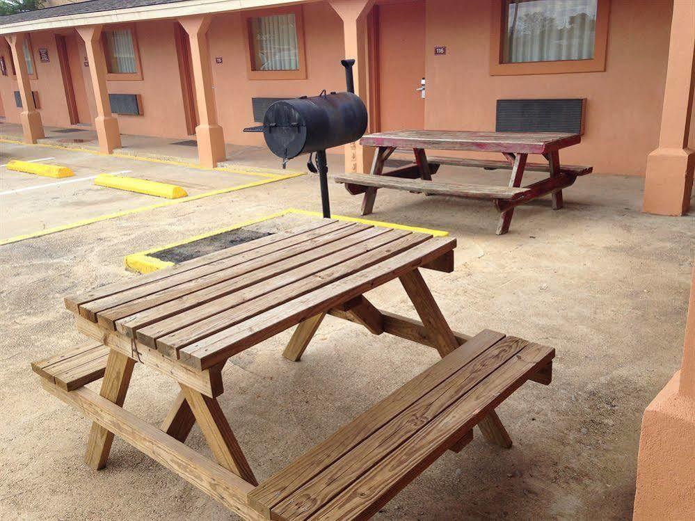 Village Inn Cotulla Exteriör bild