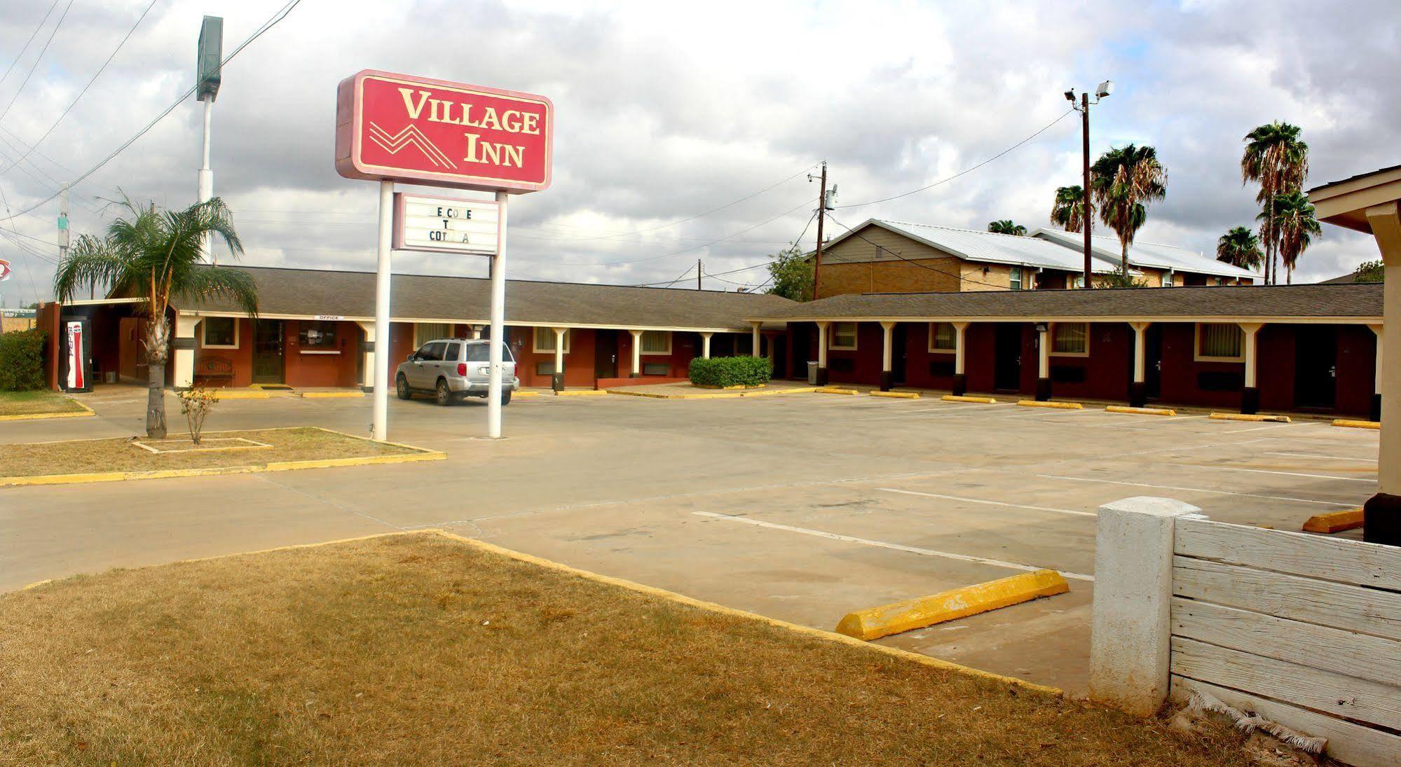 Village Inn Cotulla Exteriör bild